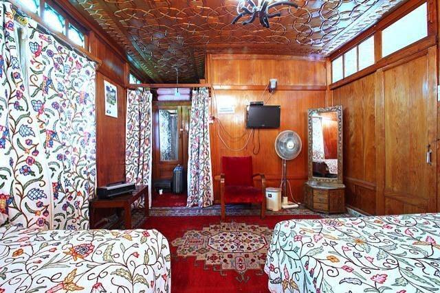 Houseboat Lily Of Nageen Srīnagar Dış mekan fotoğraf