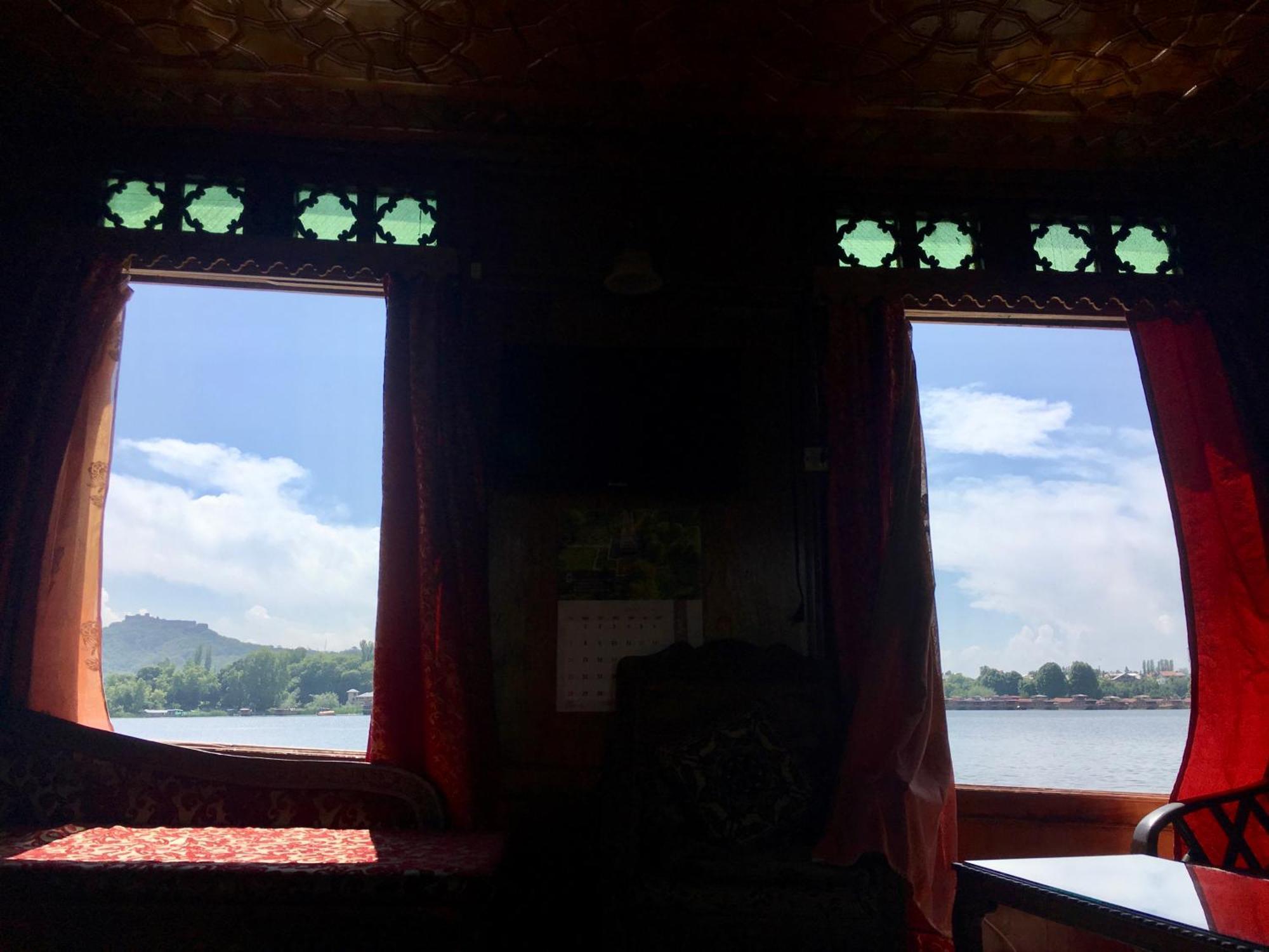 Houseboat Lily Of Nageen Srīnagar Dış mekan fotoğraf