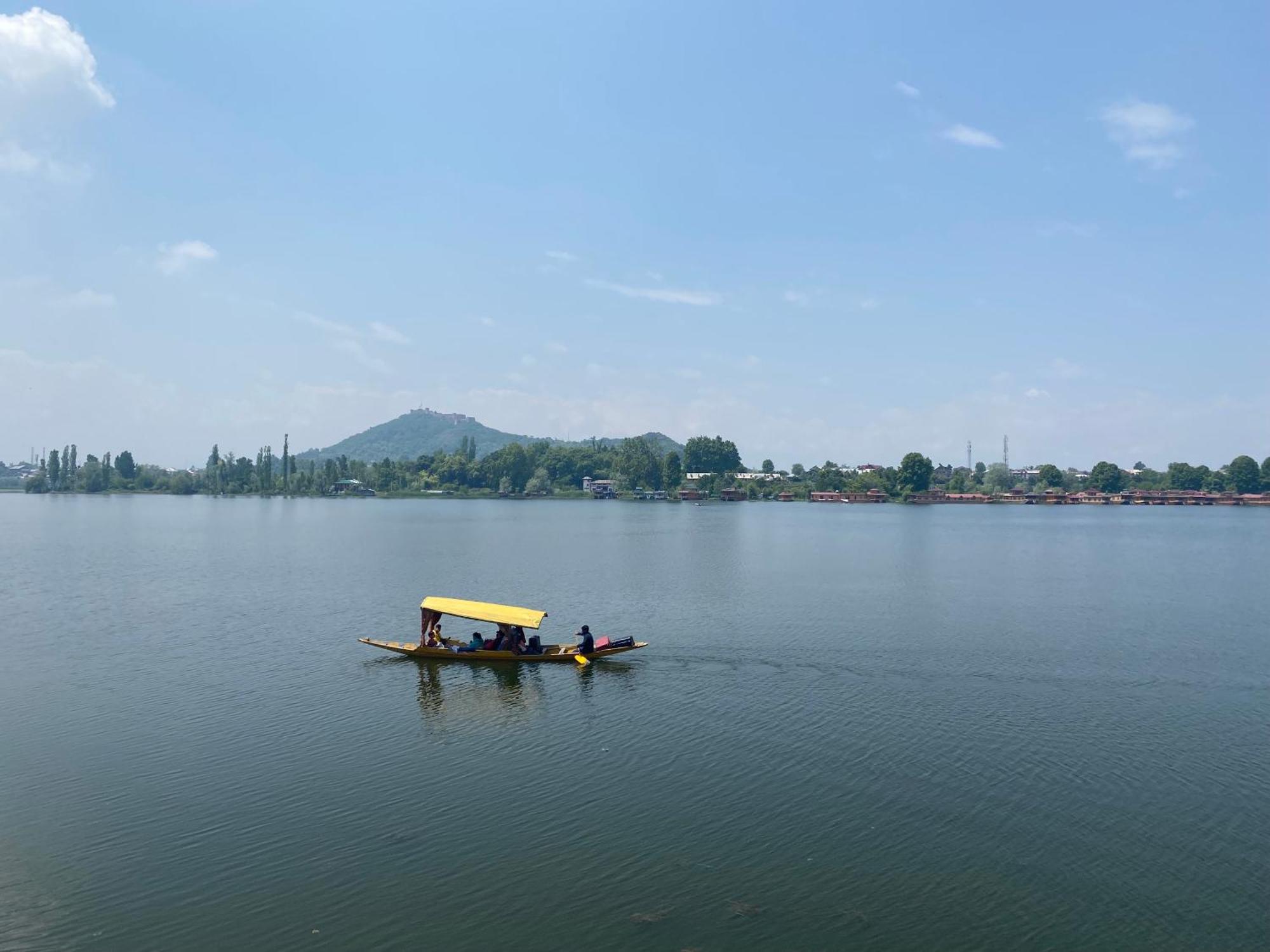 Houseboat Lily Of Nageen Srīnagar Dış mekan fotoğraf