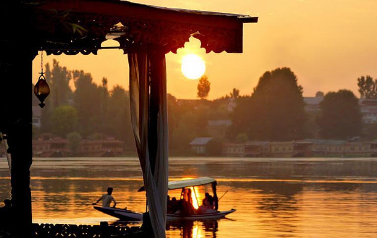 Houseboat Lily Of Nageen Srīnagar Dış mekan fotoğraf